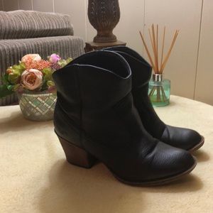 Ankle boots
